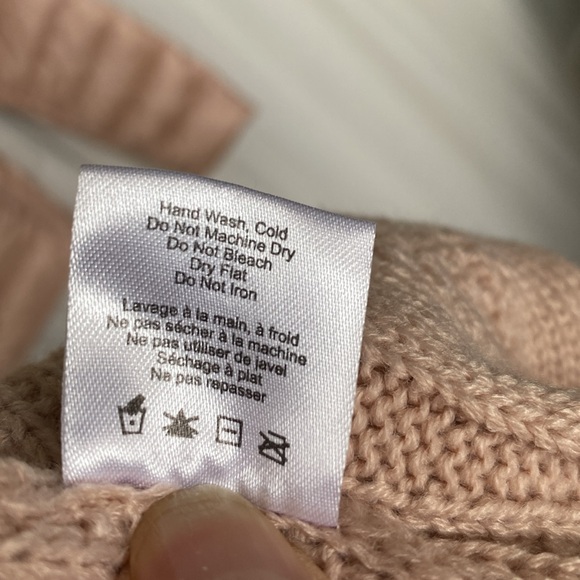 Winter women’s tuque cable knit acrylic! Colour blush pink! OS - Picture 5 of 8